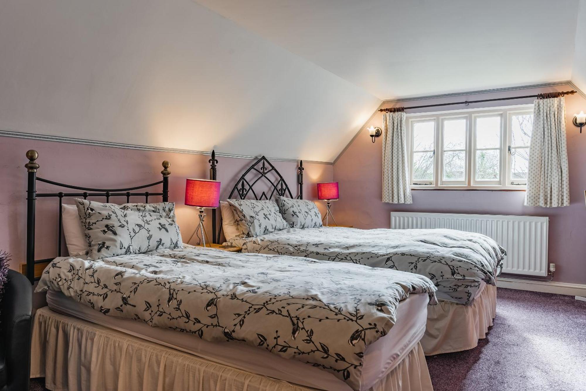 Yallands Farmhouse Taunton Room photo