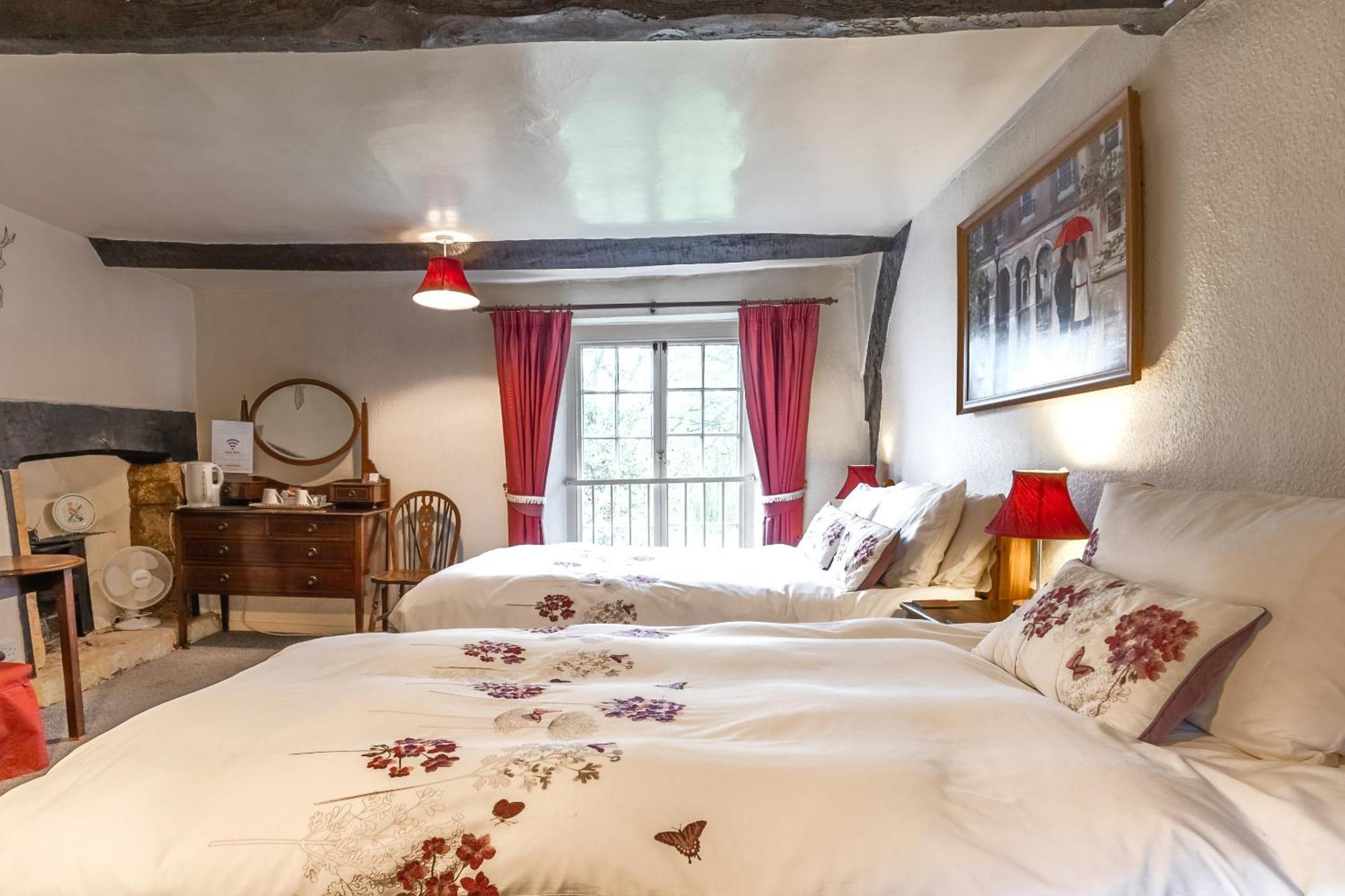 Yallands Farmhouse Taunton Room photo